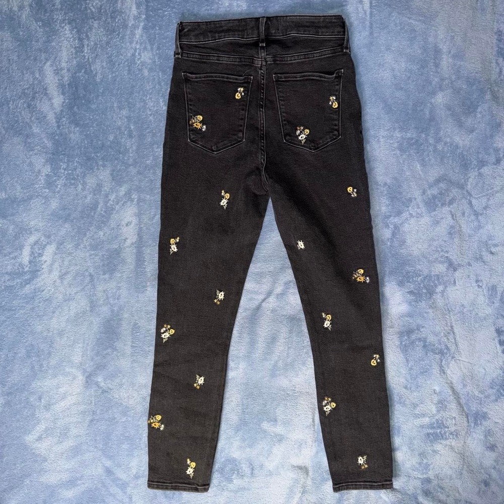 Abercrombie Fitch Black jeans with small yellow and white embroidered flowers - Picture 6 of 6